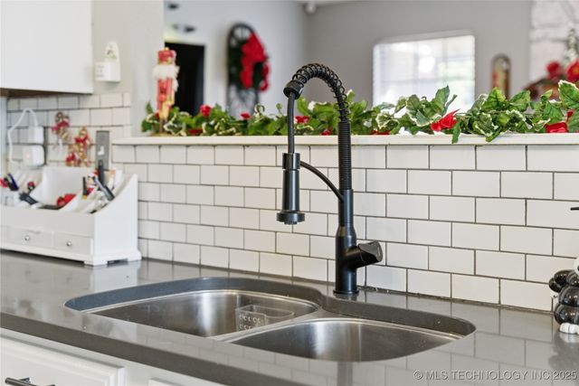 1109 W Los Angeles Circle, Broken Arrow, OK 74011