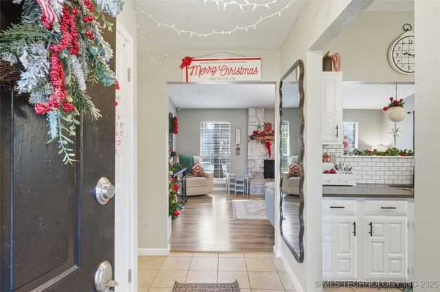 1109 W Los Angeles Circle, Broken Arrow, OK 74011