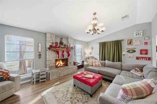 1109 W Los Angeles Circle, Broken Arrow, OK 74011