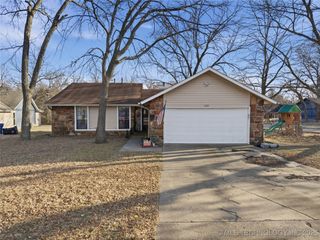 1109 W Los Angeles Circle, Broken Arrow, OK 74011