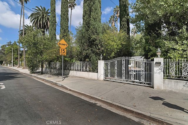 4830 Woodley Avenue, Encino, CA 91436