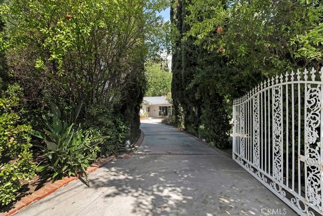 4830 Woodley Avenue, Encino, CA 91436