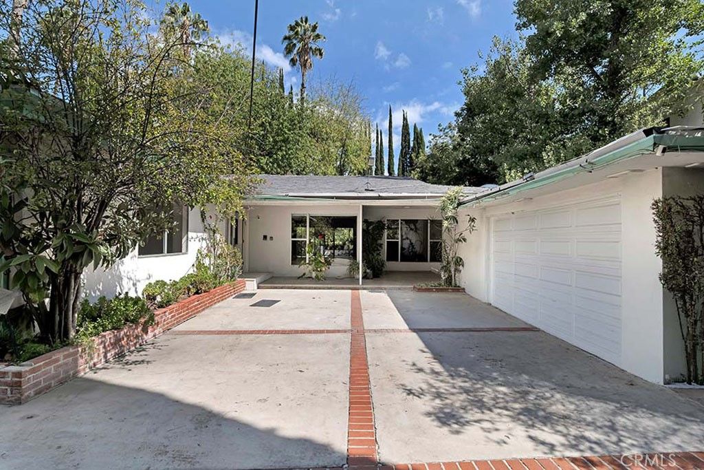 4830 Woodley Avenue, Encino, CA 91436 — photo 2