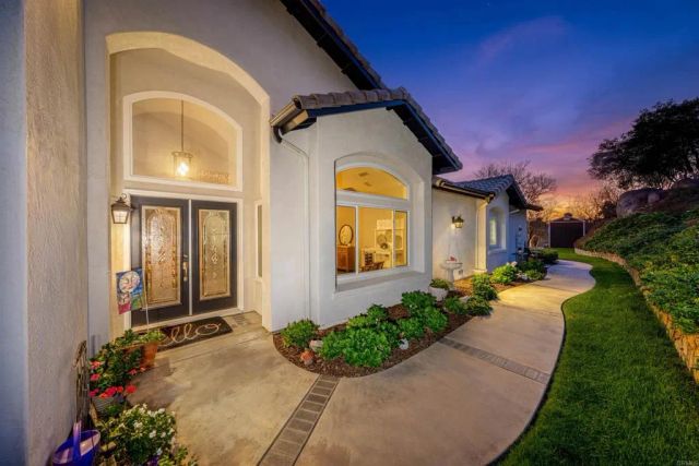2136 Camino Christina, Alpine, CA 91901