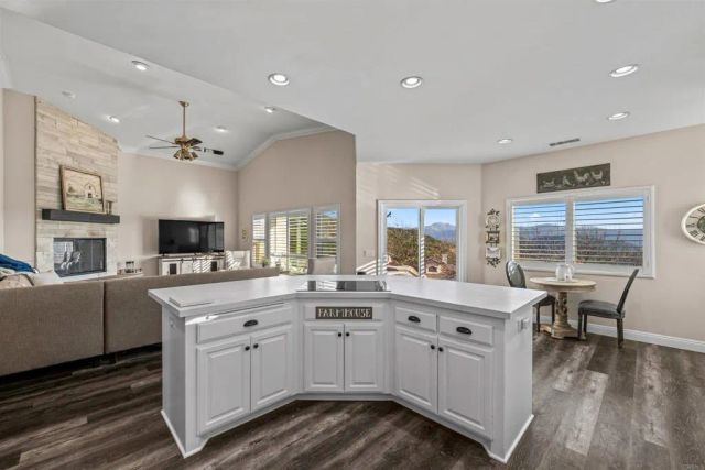 2136 Camino Christina, Alpine, CA 91901