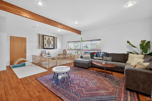 445 Marshall Ave, Petaluma, CA 94952