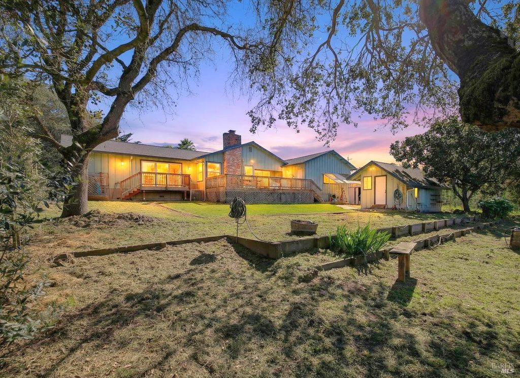 445 Marshall Ave, Petaluma, CA 94952