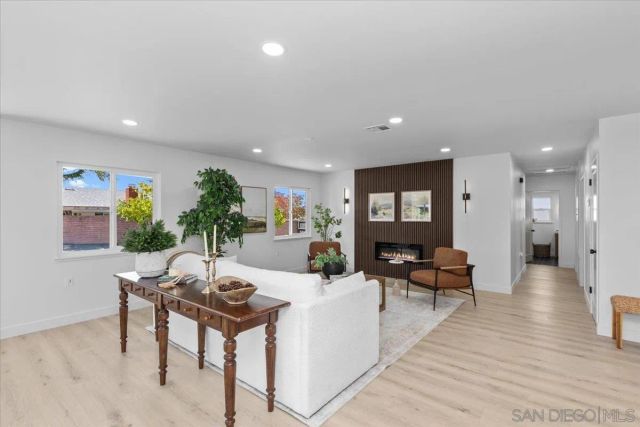 16462 Sarape Dr., San Diego, CA 92128