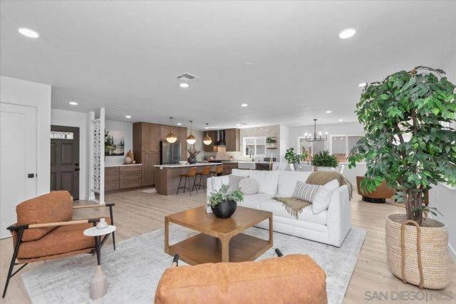 16462 Sarape Dr., San Diego, CA 92128