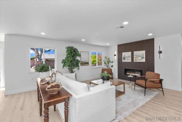16462 Sarape Dr., San Diego, CA 92128