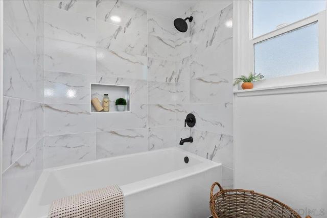 16462 Sarape Dr., San Diego, CA 92128