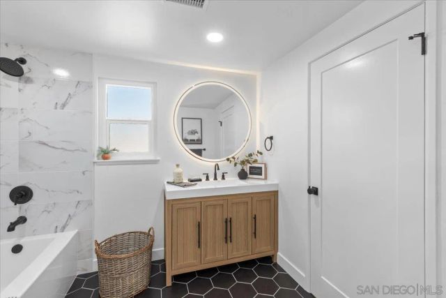16462 Sarape Dr., San Diego, CA 92128