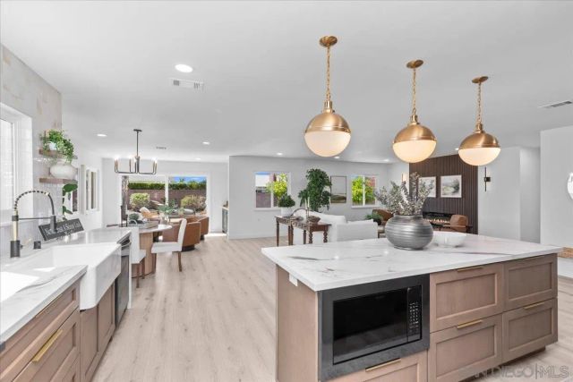 16462 Sarape Dr., San Diego, CA 92128
