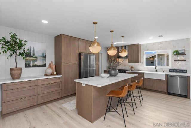 16462 Sarape Dr., San Diego, CA 92128