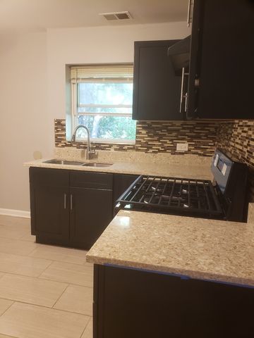 1061 E 80th Street 2N, Chicago, IL 60619