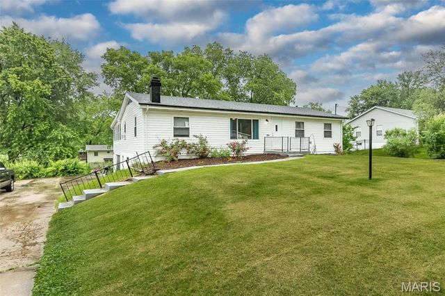 1826 Elm Tree Street, St Peters, MO 63376