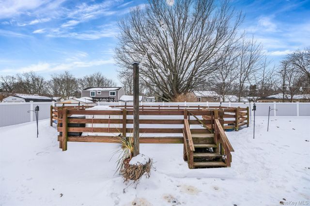 16 Magic Mountain Drive, Coram, NY 11727