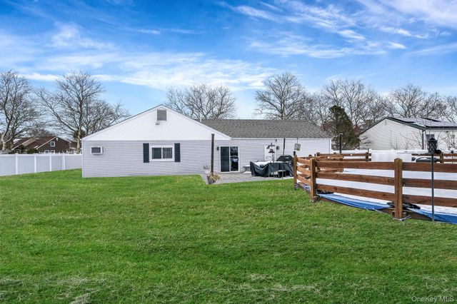 16 Magic Mountain Drive, Coram, NY 11727