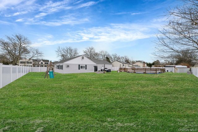 16 Magic Mountain Drive, Coram, NY 11727