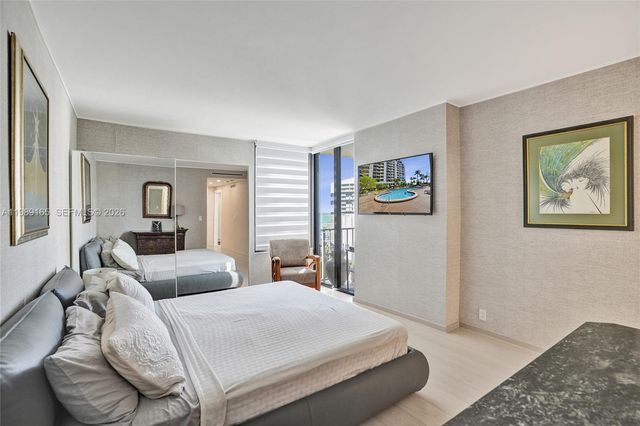 520 Brickell Key Dr A1015, Miami, FL 33131