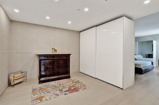 520 Brickell Key Dr A1015, Miami, FL 33131