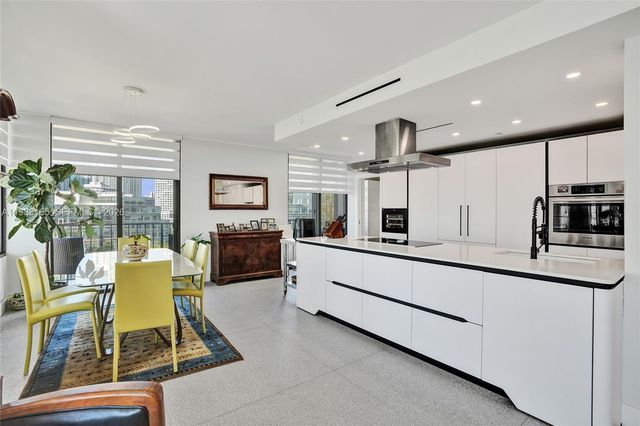 520 Brickell Key Dr A1015, Miami, FL 33131