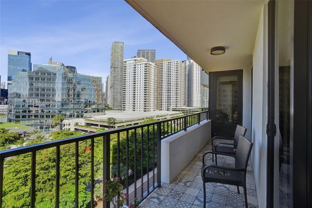 520 Brickell Key Dr A1015, Miami, FL 33131