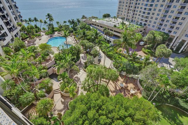 520 Brickell Key Dr A1015, Miami, FL 33131