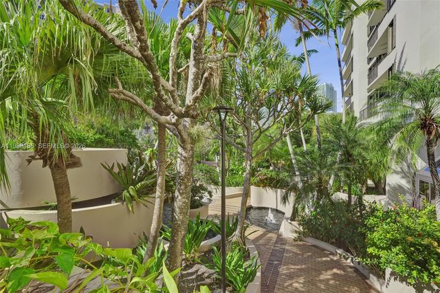 520 Brickell Key Dr A1015, Miami, FL 33131