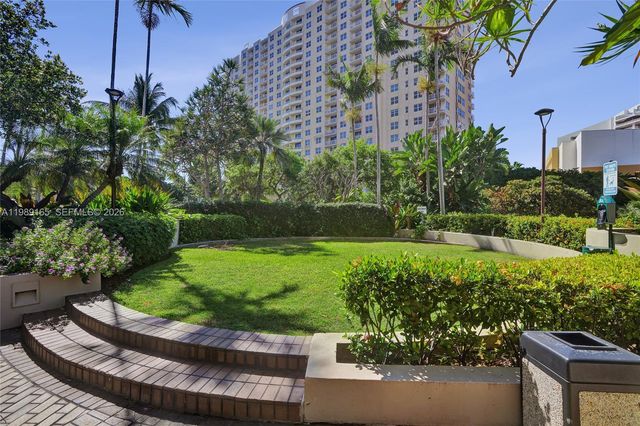 520 Brickell Key Dr A1015, Miami, FL 33131