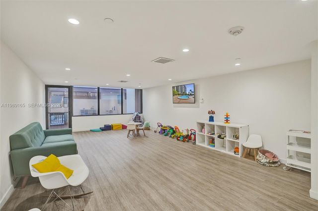 520 Brickell Key Dr A1015, Miami, FL 33131