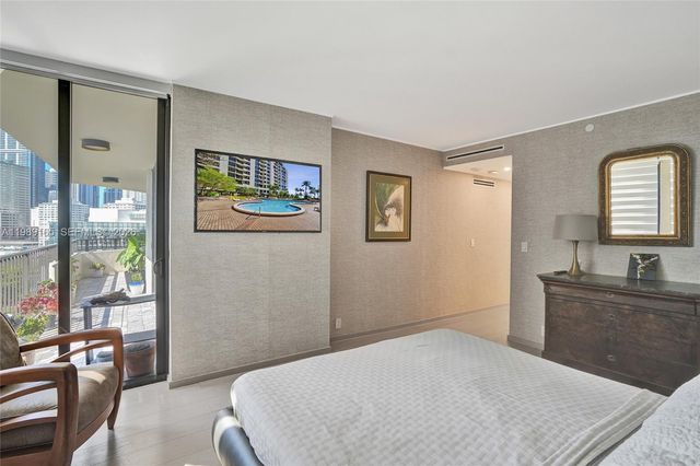 520 Brickell Key Dr A1015, Miami, FL 33131