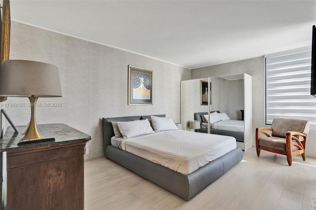 520 Brickell Key Dr A1015, Miami, FL 33131