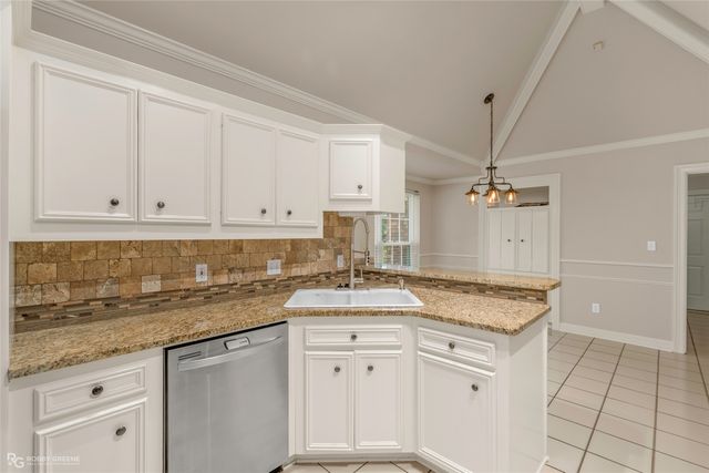 1605 S Lexington Drive, Bossier City, LA 71111