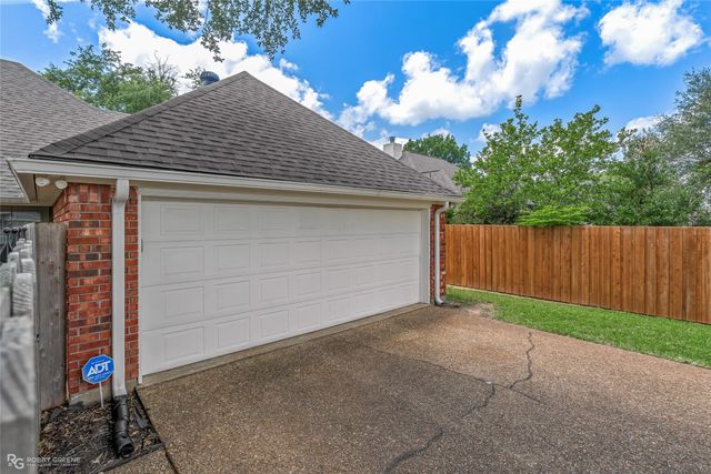 1605 S Lexington Drive, Bossier City, LA 71111