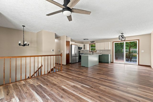 1955 Danbury Drive, Bettendorf, IA 52722