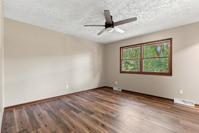 1955 Danbury Drive, Bettendorf, IA 52722