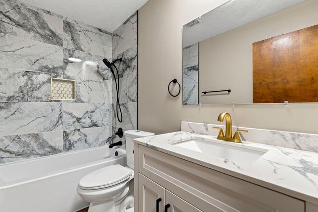1955 Danbury Drive, Bettendorf, IA 52722