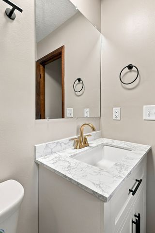 1955 Danbury Drive, Bettendorf, IA 52722