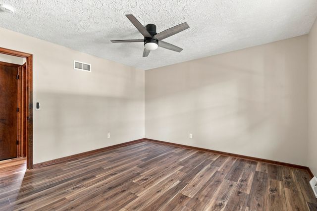 1955 Danbury Drive, Bettendorf, IA 52722