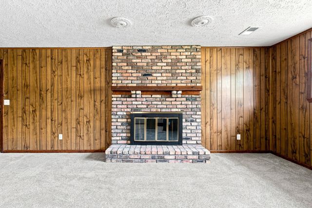 1955 Danbury Drive, Bettendorf, IA 52722