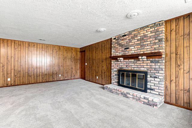 1955 Danbury Drive, Bettendorf, IA 52722