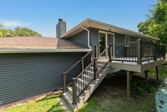 1955 Danbury Drive, Bettendorf, IA 52722