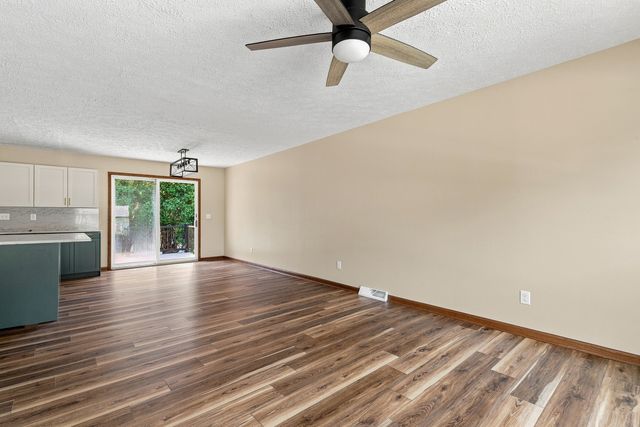 1955 Danbury Drive, Bettendorf, IA 52722