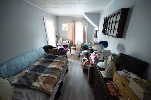 39 Laurel St, Leominster, MA 01453