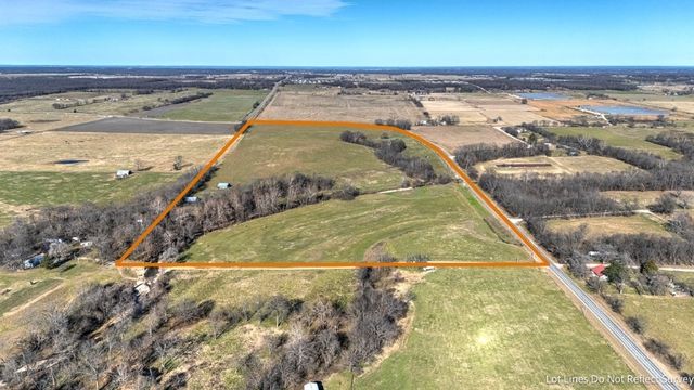 12537 N AR 43 Hwy, Maysville, AR 72747