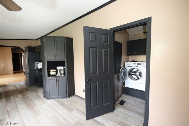 961 Glendale Road, New Cumberland, WV 26047