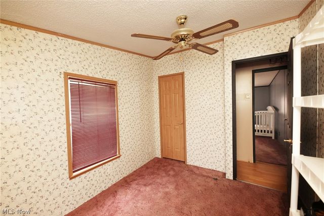 961 Glendale Road, New Cumberland, WV 26047