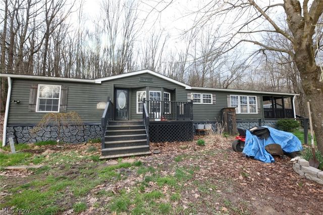 961 Glendale Road, New Cumberland, WV 26047