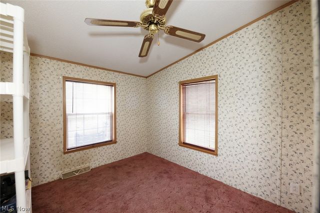 961 Glendale Road, New Cumberland, WV 26047